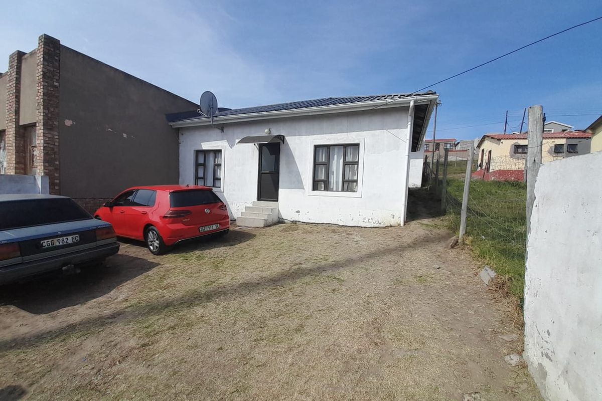 Lovely Home With Lots Of Potential - Photo 2