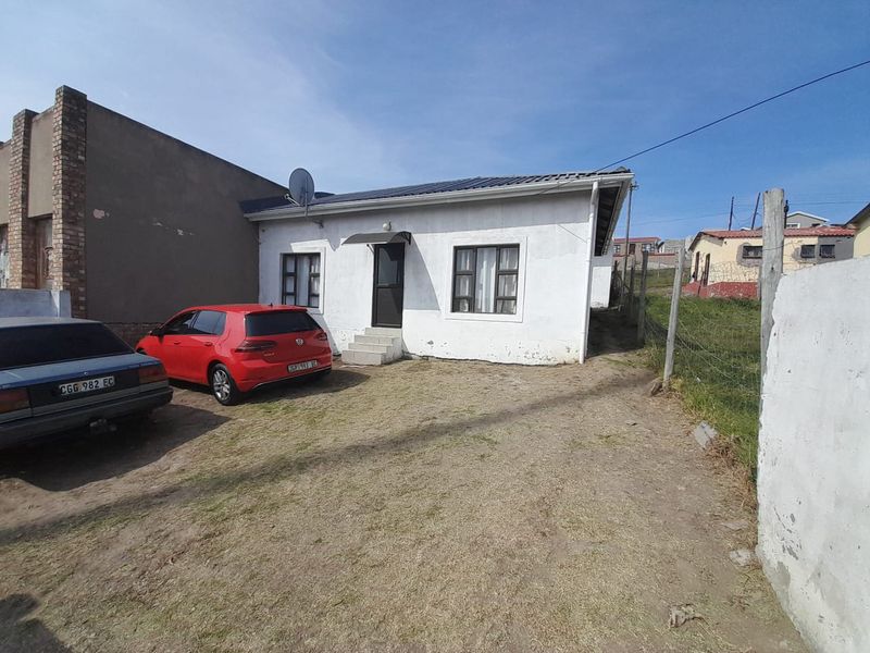 Lovely Home With Lots Of Potential - Photo 2