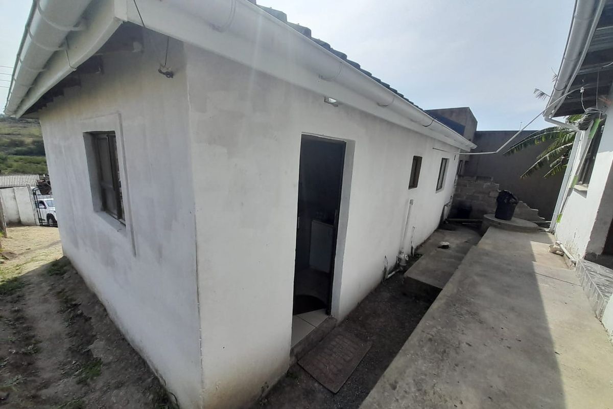 Lovely Home With Lots Of Potential - Photo 4