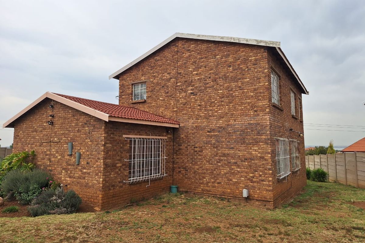 Big Home With a View - Photo 4