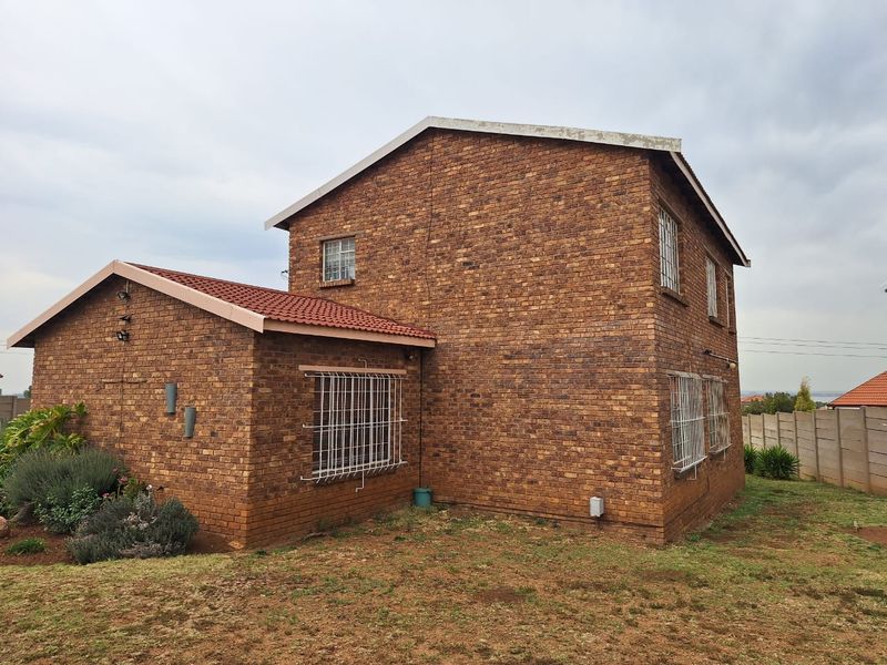 Big Home With a View - Photo 4