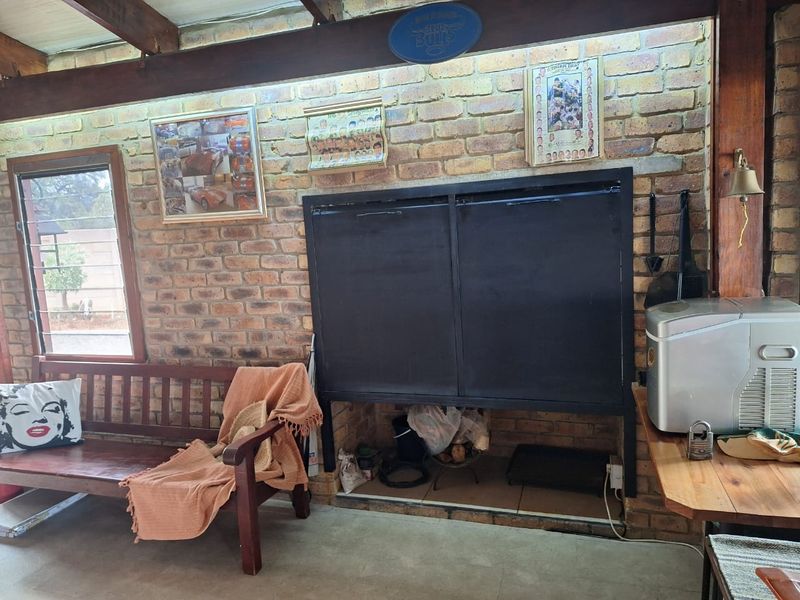 Big Home With a View - Photo 7