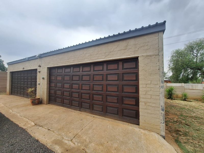 Big Home With a View - Photo 6