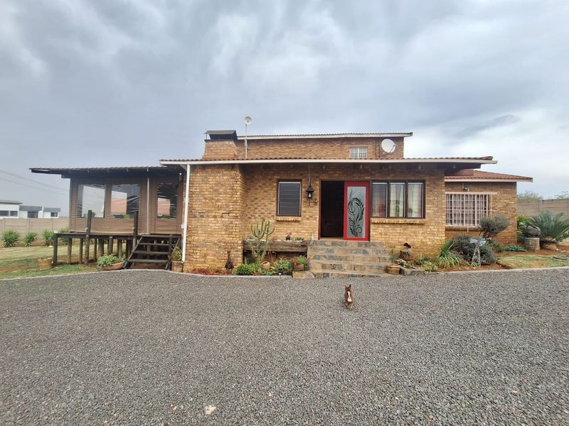 Big Home With a View - Photo 2