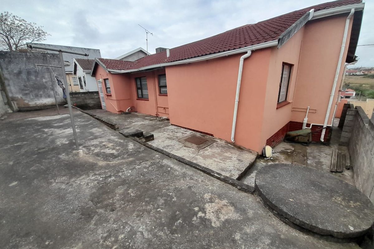 A Neatly kept Family Home - Photo 4