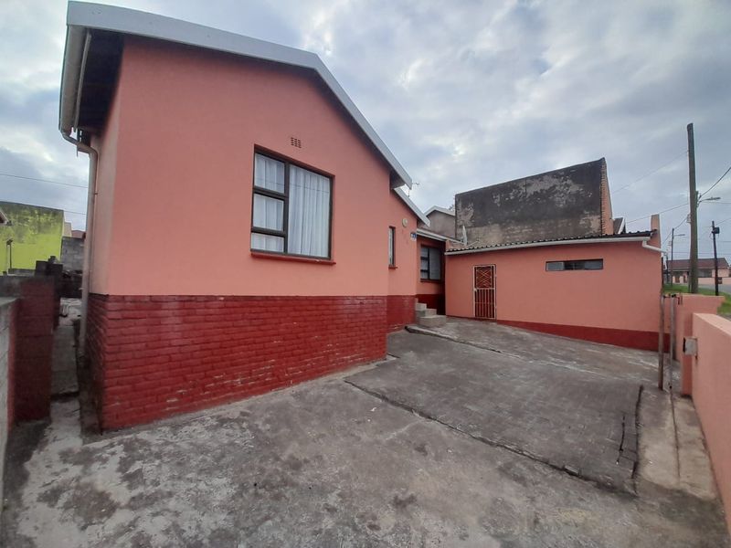 A Neatly kept Family Home - Photo 5