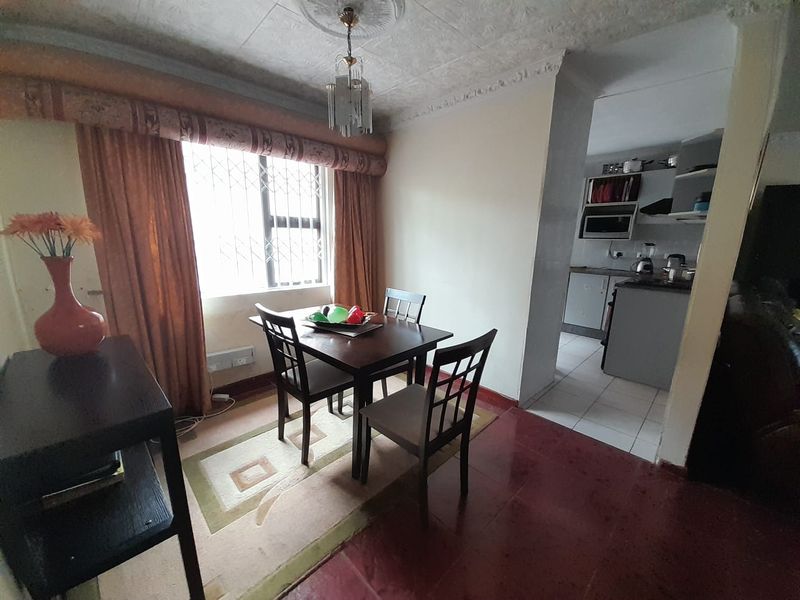 A Neatly kept Family Home - Photo 10