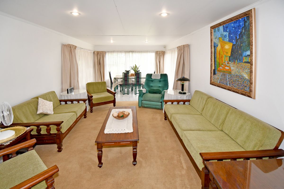 Live the Country Dream – Charming 2-Bedroom Farmhouse on an Expansive Plot Farmall/Chartwell - Photo 5