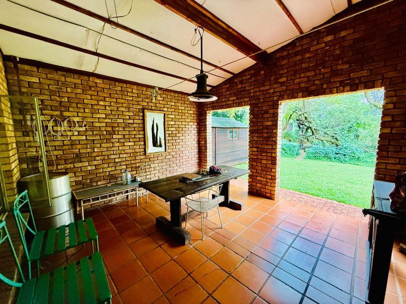 Family 4 Bedroom Home with Pool, Borehole & Beautiful Garden. - Photo 9