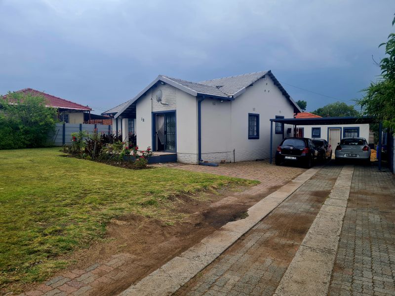 Freehold For Sale In Secunda - Photo 2