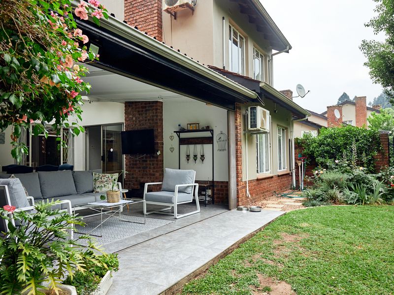 3 Bedroom 2 Bathroom Townhouse - Best in the complex - Photo 2