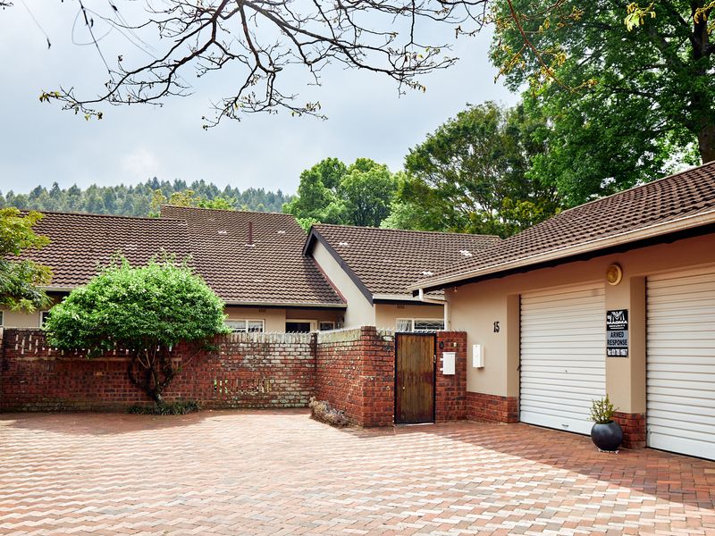 3 Bedroom 2 Bathroom Townhouse - Best in the complex - Photo 3