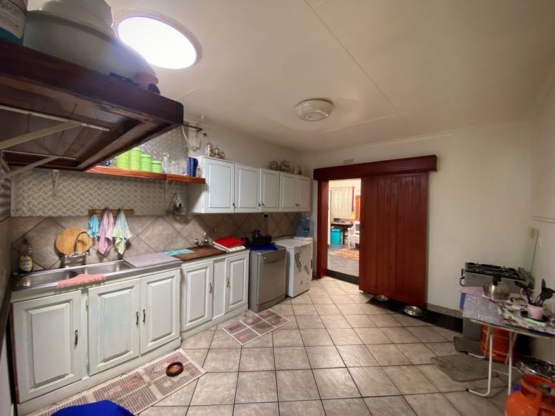 A Feel Good Family Home Amongst Leafy Serenity - Photo 10