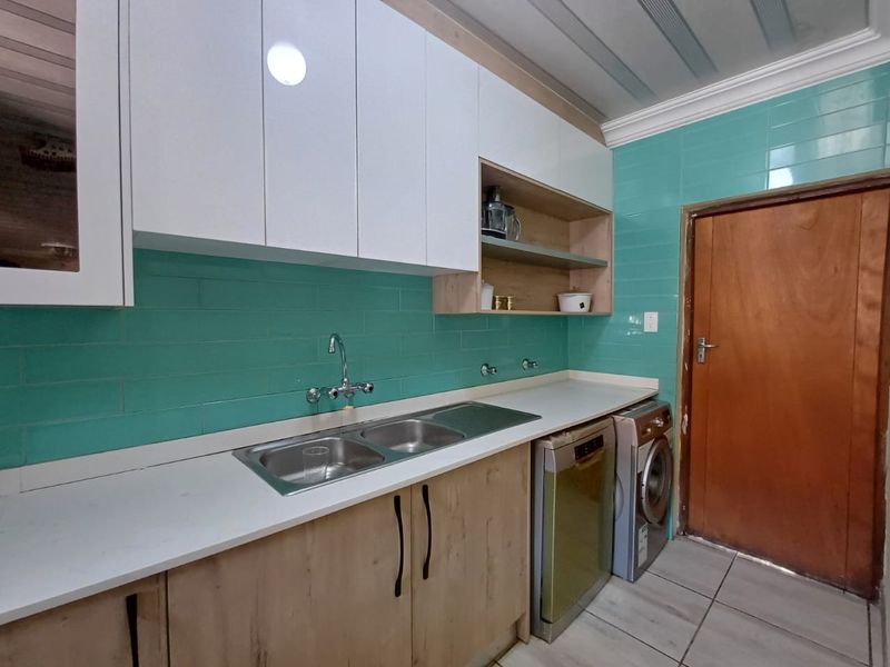 Charming 3-bedroom home in Theresapark - Photo 4