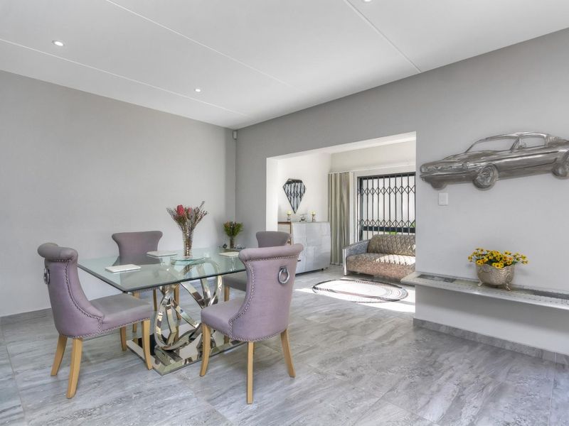4 Bedroom House for Sale in Carlswald - Photo 10