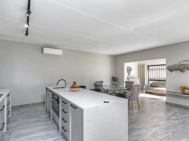4 Bedroom House for Sale in Carlswald - Photo 7