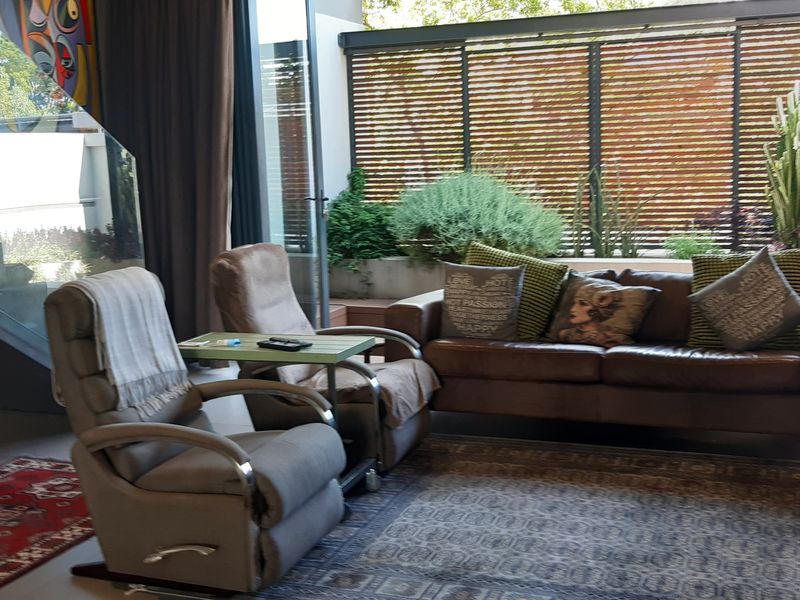 In A Class of it's Own - Photo 10