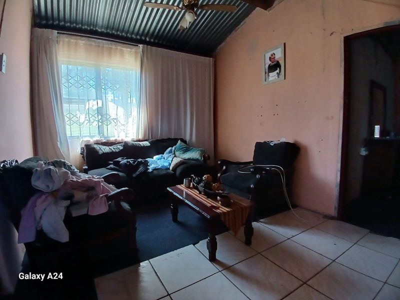 2 Bedroom, 1 bathroom House in Unit P Mdatsane - Photo 8