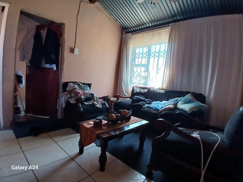 2 Bedroom, 1 bathroom House in Unit P Mdatsane - Photo 7