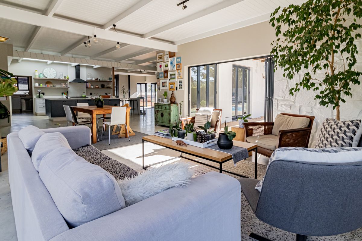 Stunning Modern Family Home with Flatlet, Borehole & Income Potential – Fairlands - Photo 5