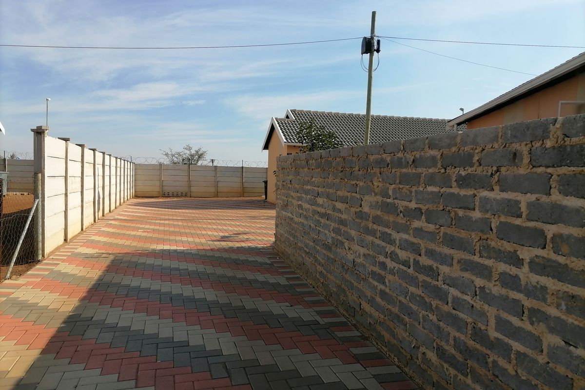 Charming Family Home for Sale in Savanna City, Walkerville - Photo 5