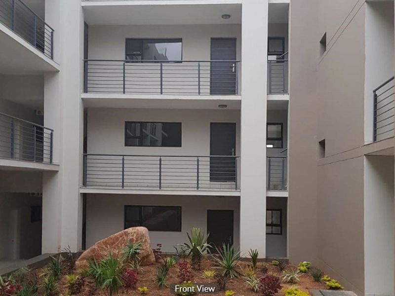 Stylish 3 Bedroom Apartment with Private Garden & Patio in Secure Luxury Estate – North Riding - Photo 2