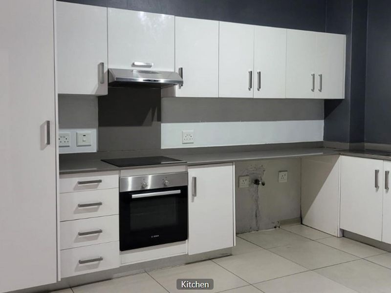 Stylish 3 Bedroom Apartment with Private Garden & Patio in Secure Luxury Estate – North Riding - Photo 6