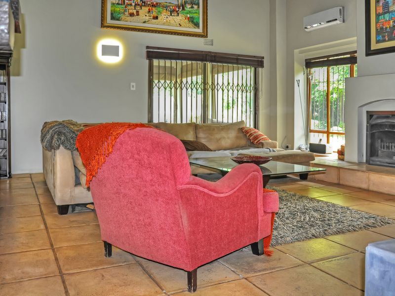 Family Home in Sought After Paulshof! - Photo 9