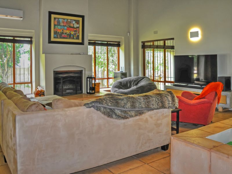 Family Home in Sought After Paulshof! - Photo 7