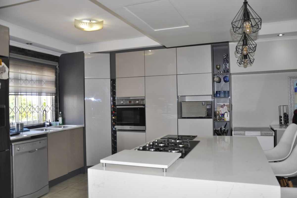 4-Bedroom Family Penthouse - Photo 4