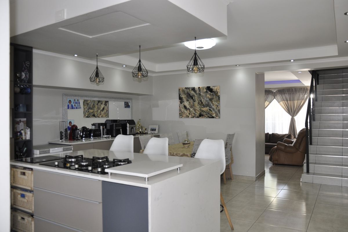 4-Bedroom Family Penthouse - Photo 3