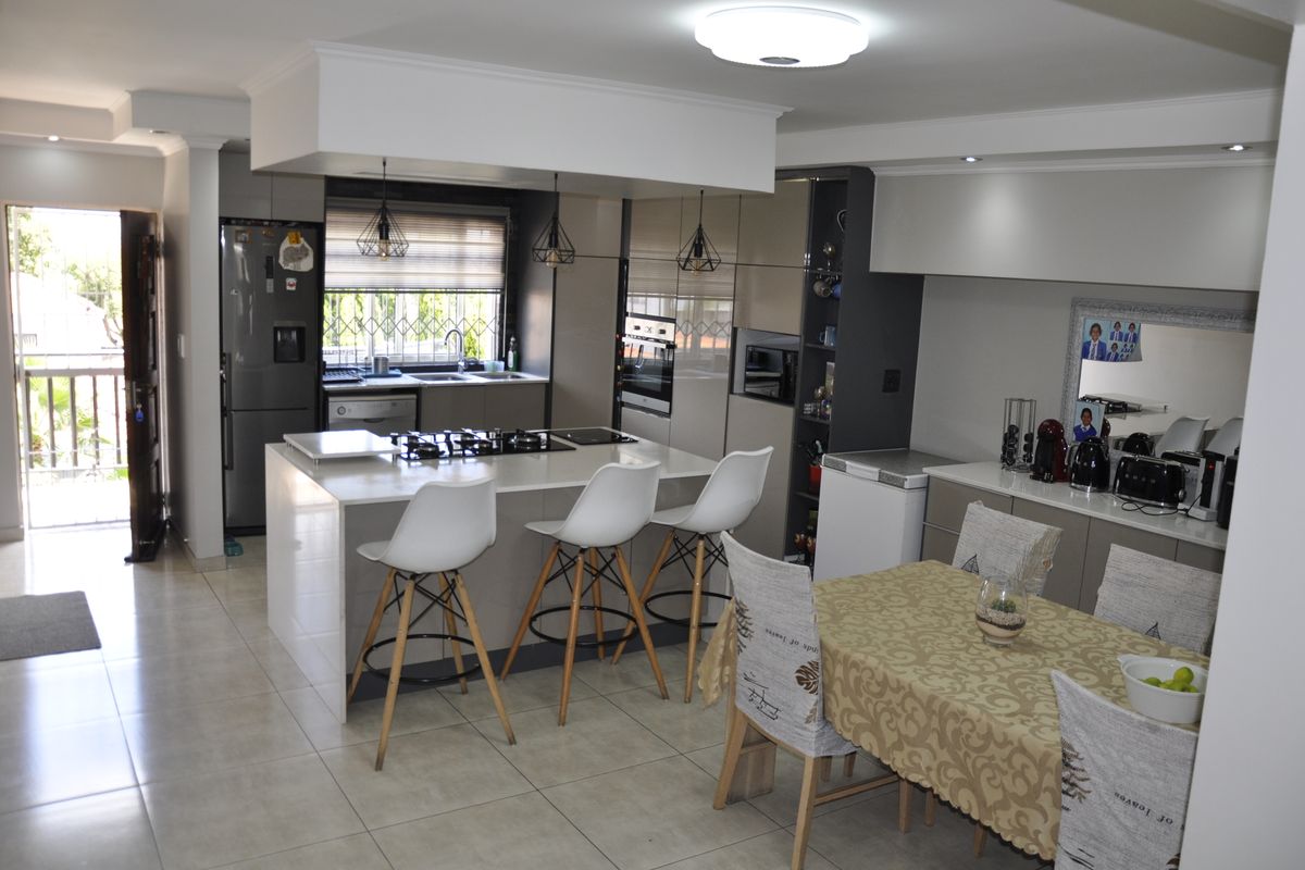 4-Bedroom Family Penthouse - Photo 2