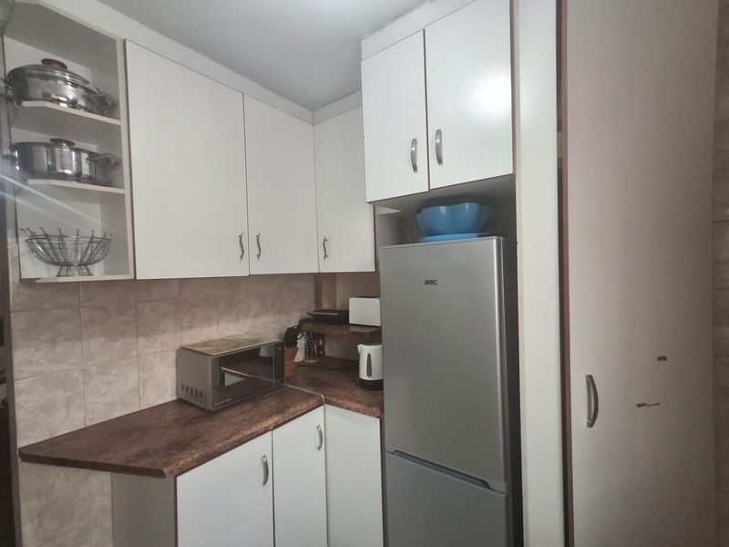 Move-in ready, full of potential — Your next home is calling! - Photo 7