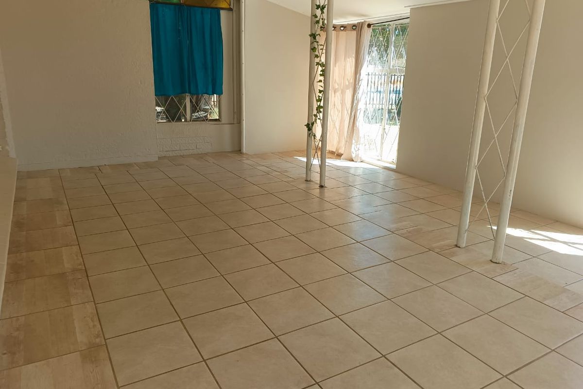 Spacious Family Home with Flat – Comfort, Space & Versatility in Parys! - Photo 3