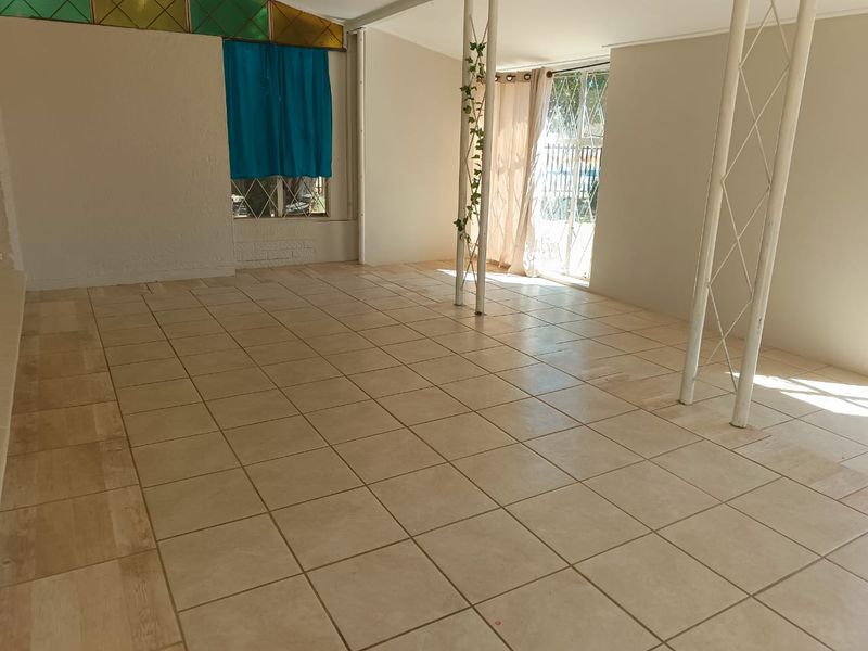 Spacious Family Home with Flat – Comfort, Space & Versatility in Parys! - Photo 3