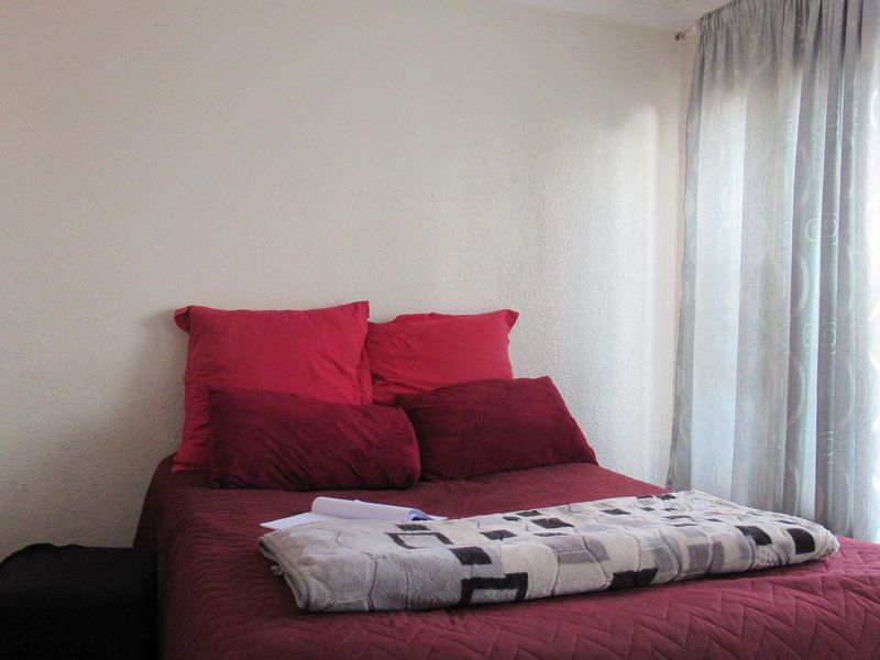 Spacious Family Home with Flatlet & Pool - Photo 6