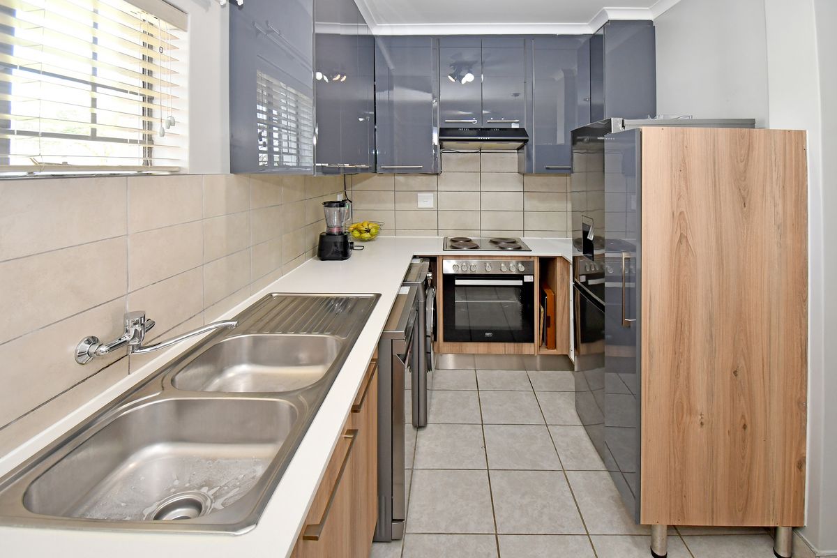 Modern and Stylish 2-Bedroom, 1 Full Bathroom, Ground floor Apartment for Sale - Photo 4