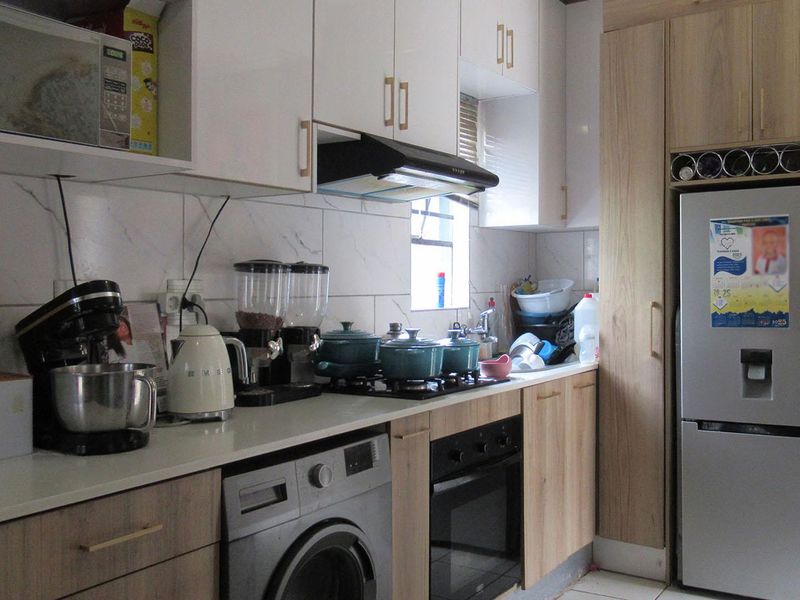 Cozy Comfort in the Heart of South Hills - Photo 4