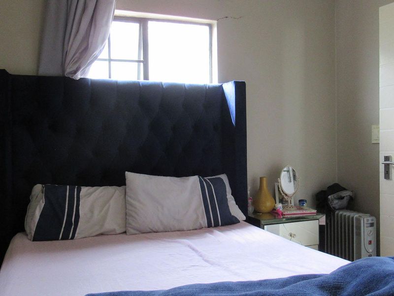 Cozy Comfort in the Heart of South Hills - Photo 5