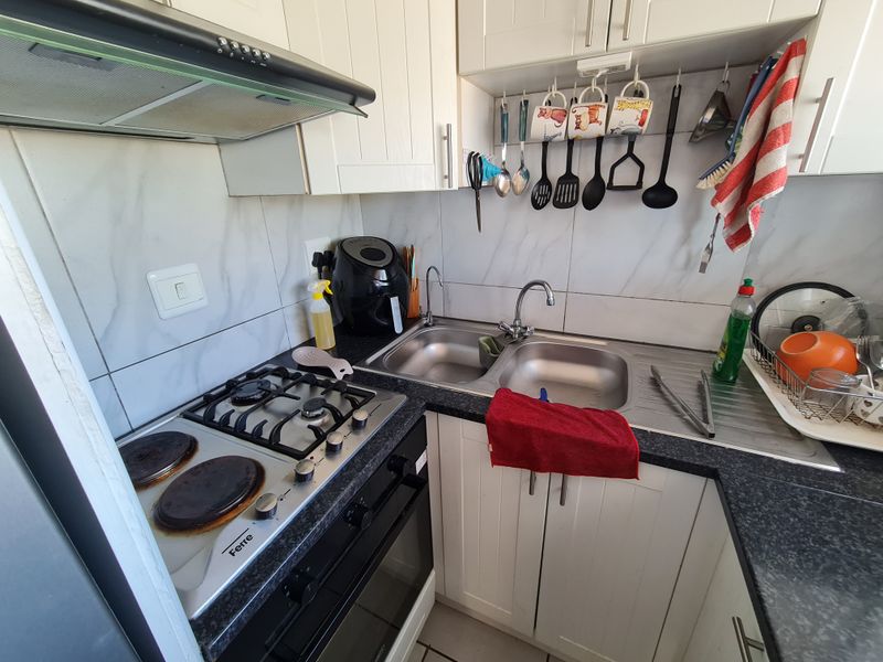 Compact Immaculate Pad in Marina Martinique, Jeffreys Bay - Photo 9