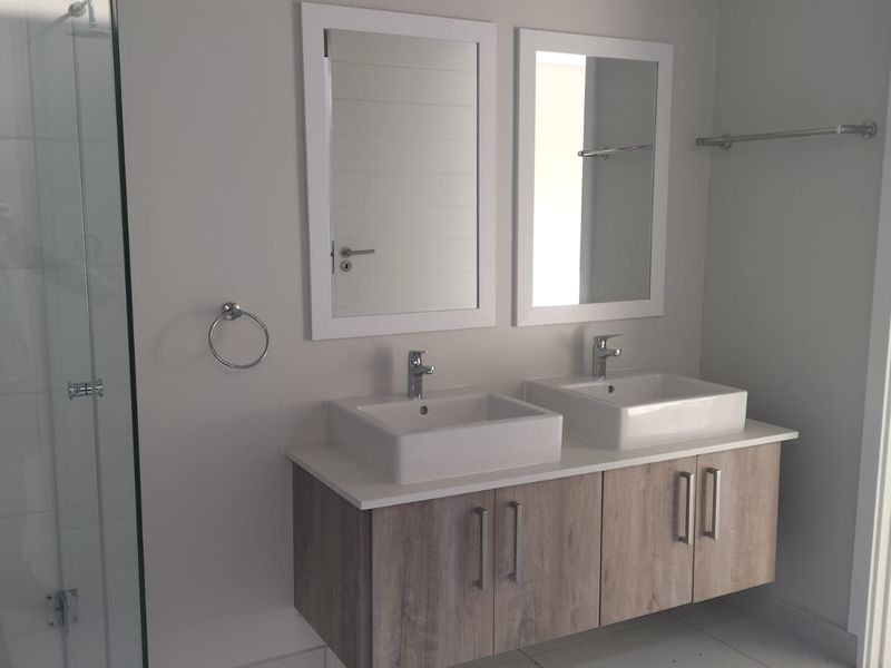 Modern 3 Bed Cluster in Lifestyle Estate - Photo 4