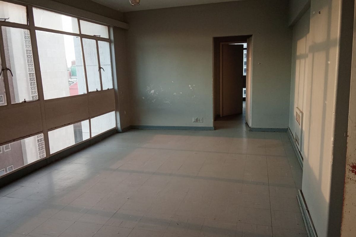 Spacious 1 bedroom for sale in Johannesburg - Photo 2