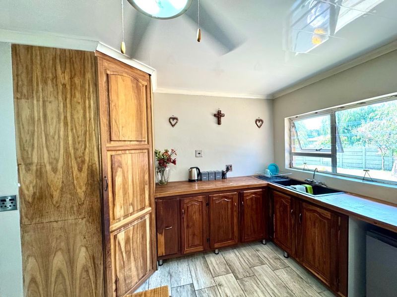 3 Bedroom Family Home with Pool, Borehole & Entertainer’s Patio - Photo 6