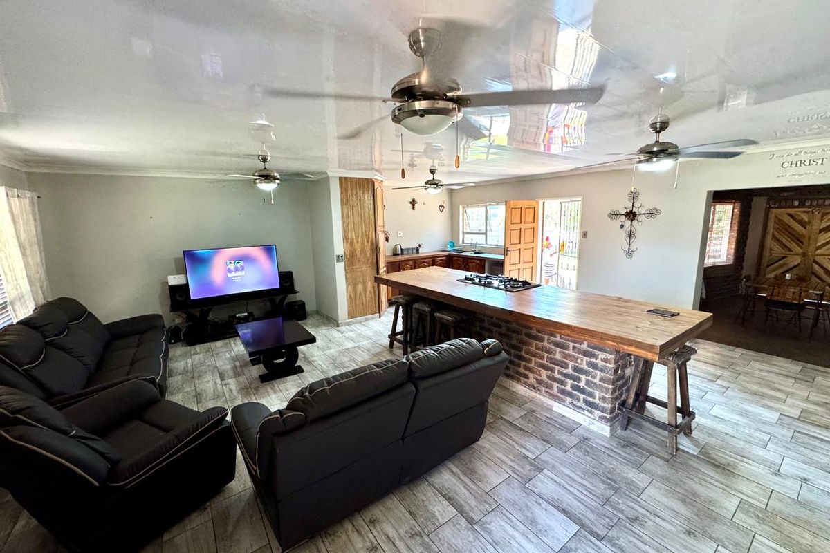 3 Bedroom Family Home with Pool, Borehole & Entertainer’s Patio - Photo 2