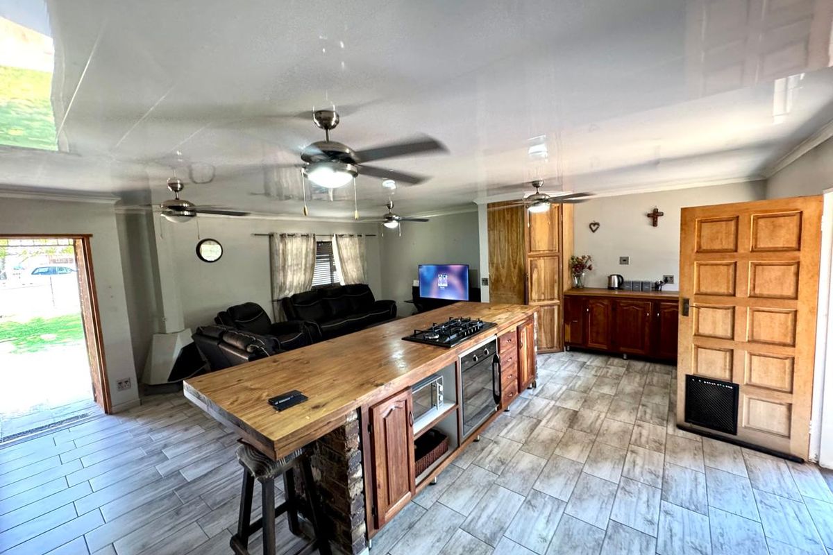 3 Bedroom Family Home with Pool, Borehole & Entertainer’s Patio - Photo 3