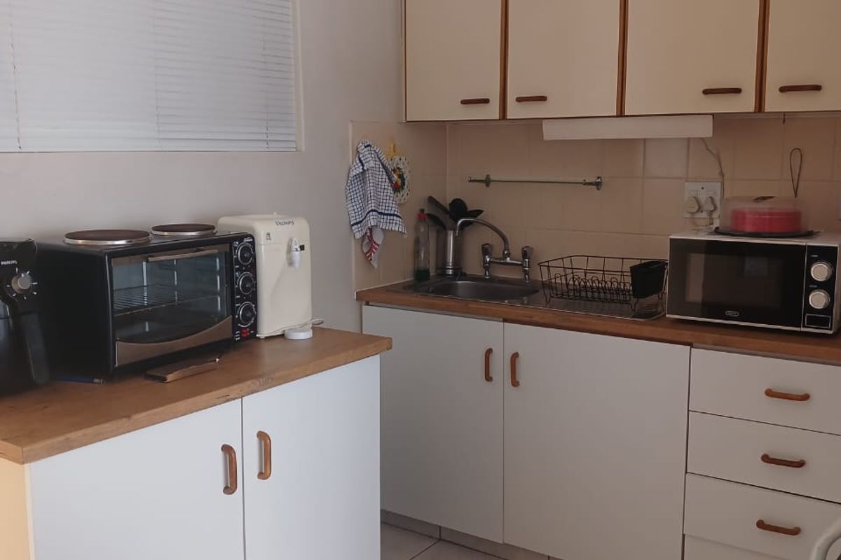 Pet friendly 1 Bedroom Flat R520 000 - Photo 2