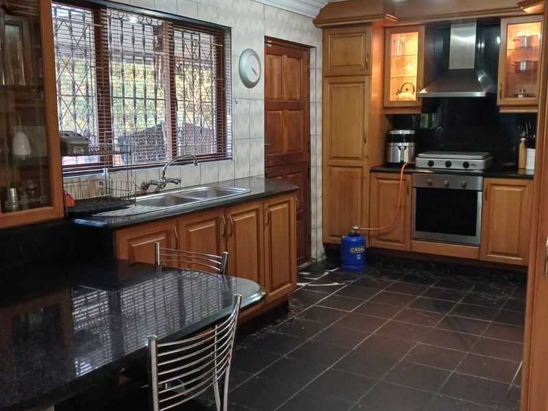 3 Bedroom House R14 000 Rental - Photo 4