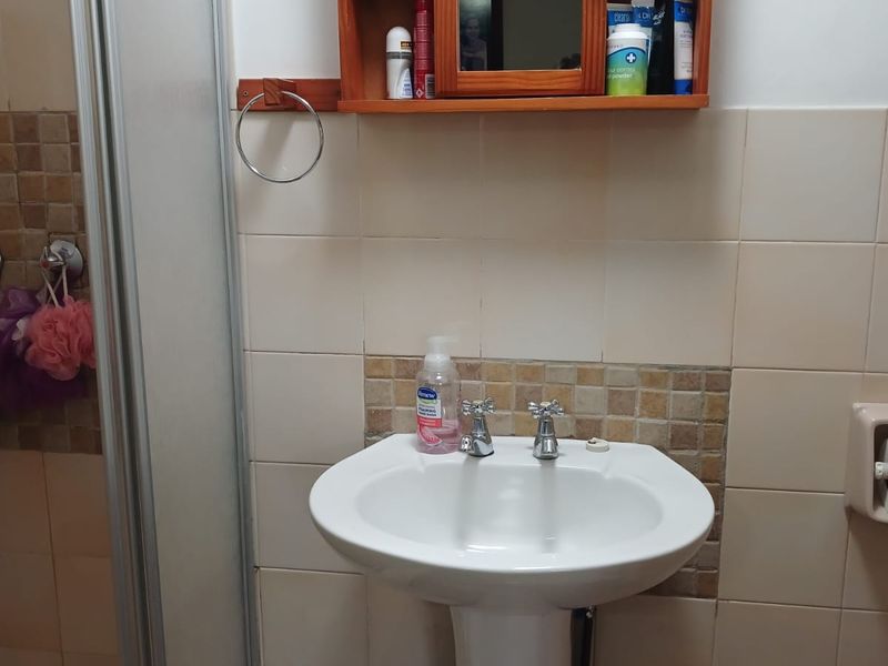 3 Bedroom House R14 000 Rental - Photo 3