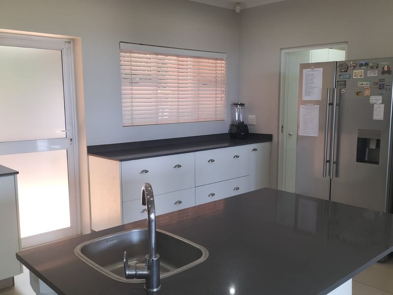 Charming freestanding home in Ballito Central – your sea view retreat awaits! - Photo 8