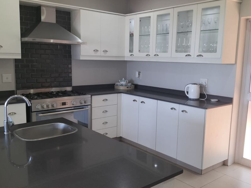 Charming freestanding home in Ballito Central – your sea view retreat awaits! - Photo 7